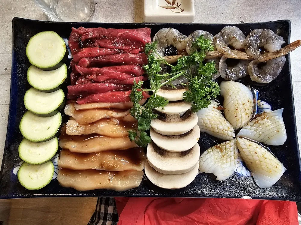 Barbecue Coréen Poulet Bœuf Marinés Seiches Crevettes